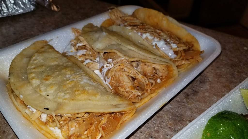 Aca Las Tortas Bothell | restaurant | 22910 Bothell Everett Hwy #105-A, Bothell, WA 98021, USA | 4254857510 OR +1 425-485-7510