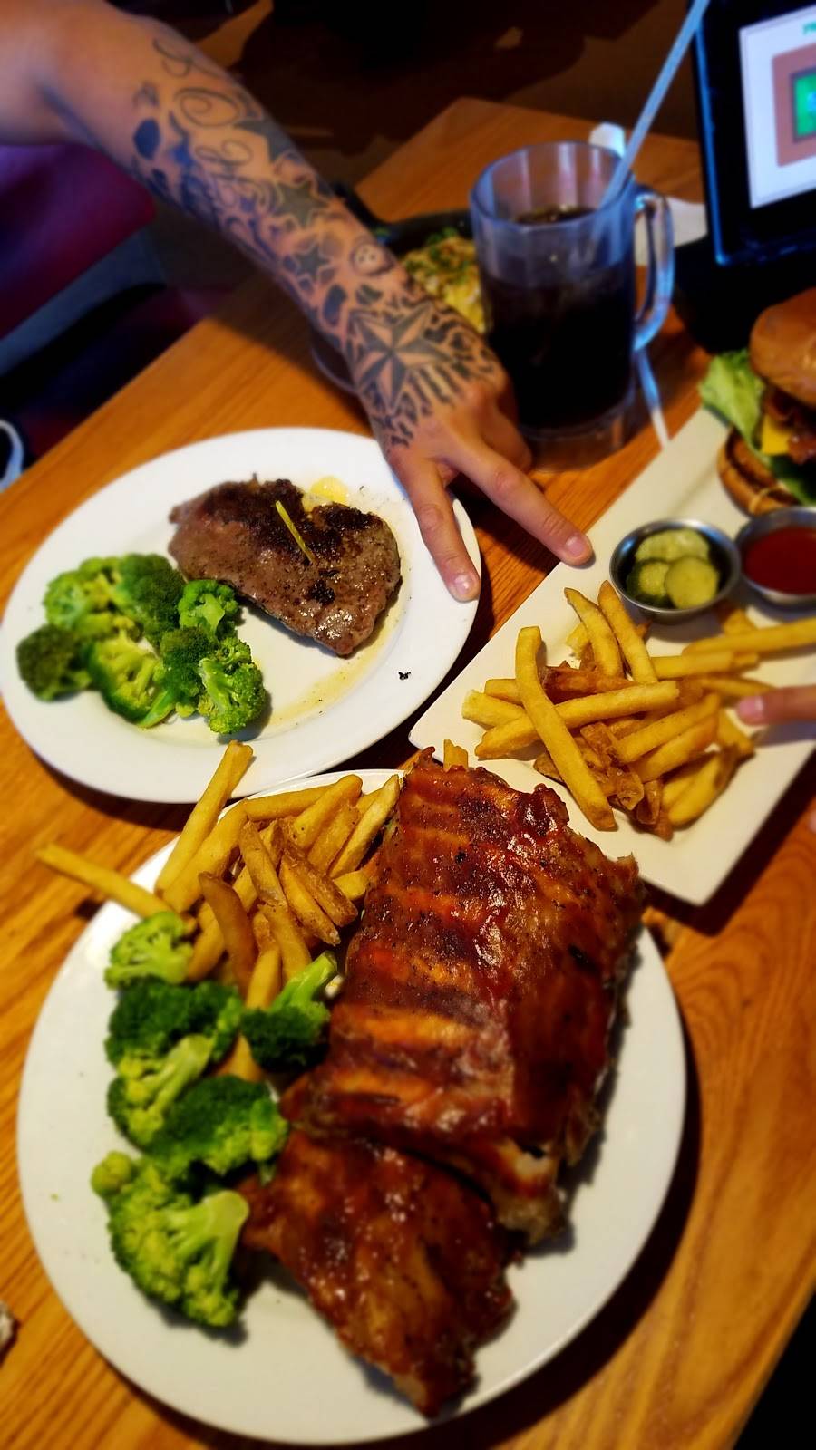 Chilis Grill & Bar | meal takeaway | 2805 W Washington St, Stephenville, TX 76401, USA | 2549687800 OR +1 254-968-7800