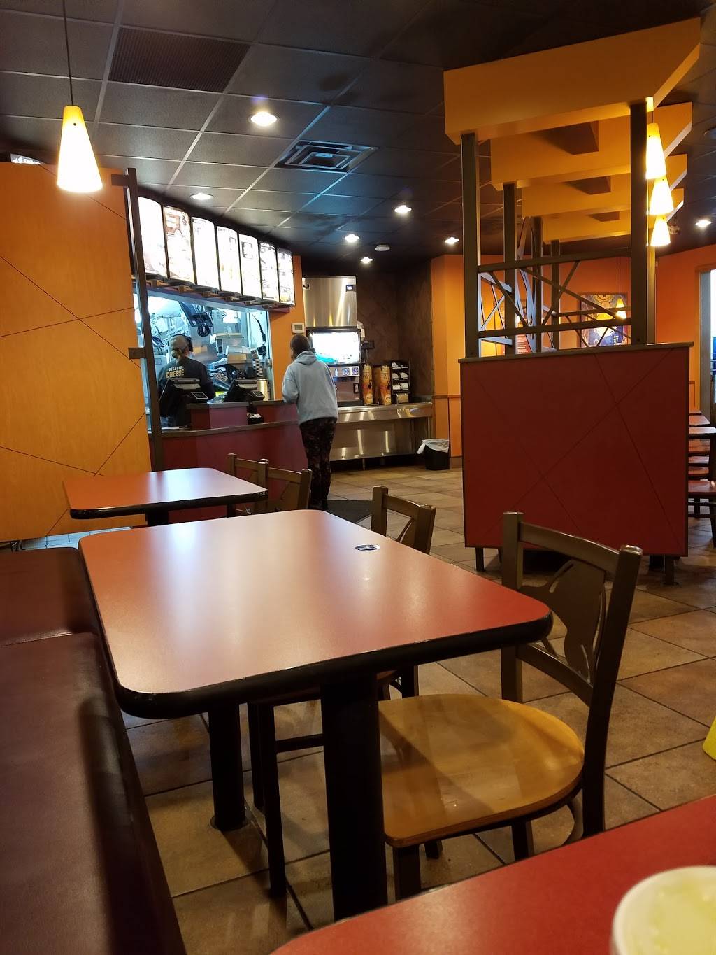 Taco Bell | restaurant | 3121 Cedar Valley Dr, Richlands, VA 24641, USA | 2769630654 OR +1 276-963-0654