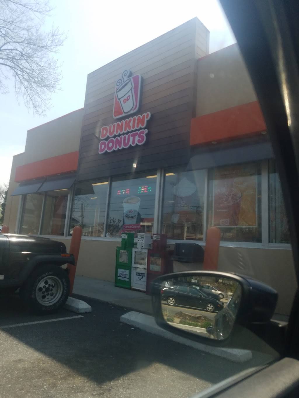 Dunkin | cafe | 400 E Baltimore Pike, Media, PA 19063, USA | 4848420075 OR +1 484-842-0075