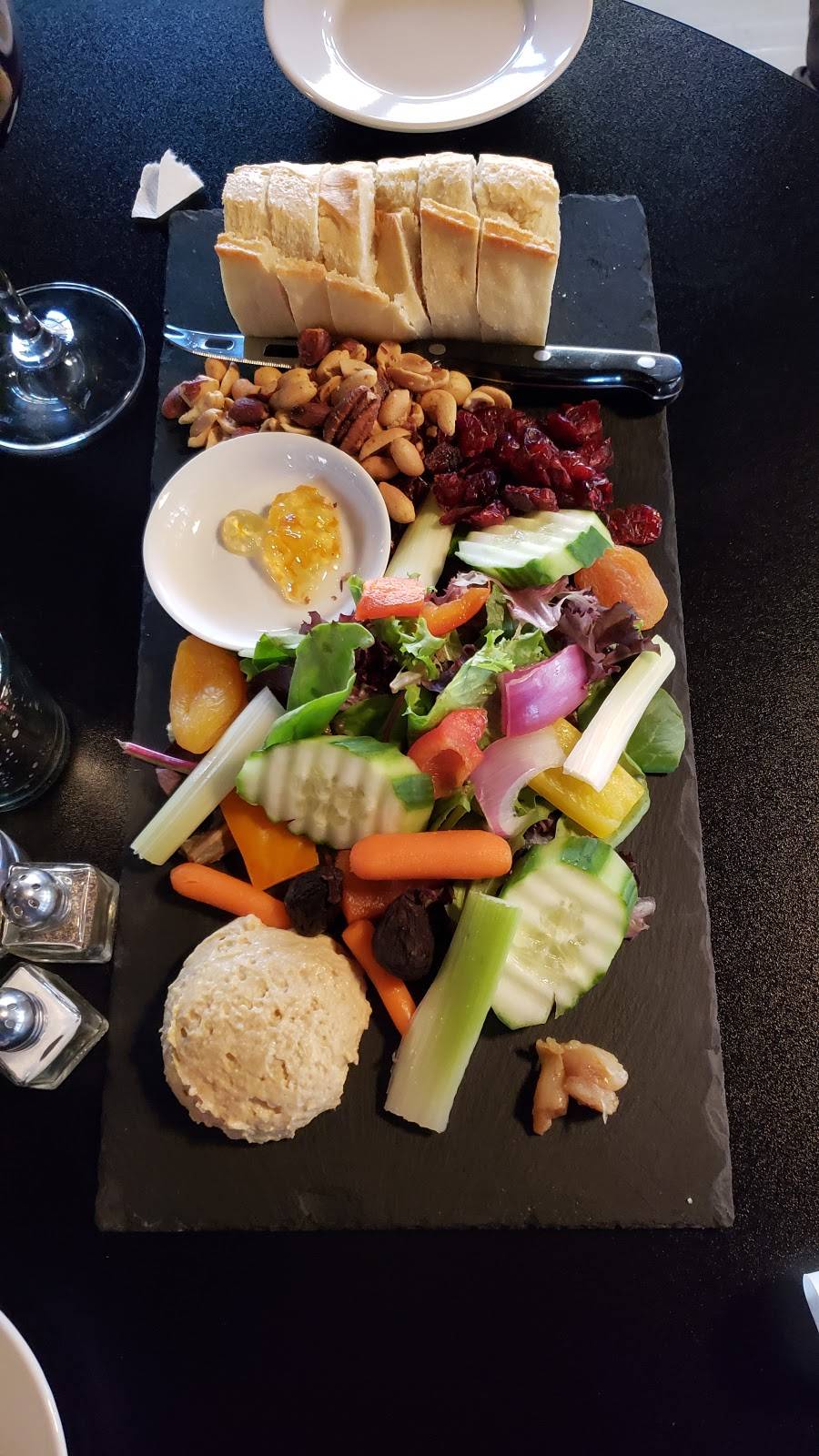 Vinami Zanesville | restaurant | 333 Market St, Zanesville, OH 43701, USA | 7404870700 OR +1 740-487-0700