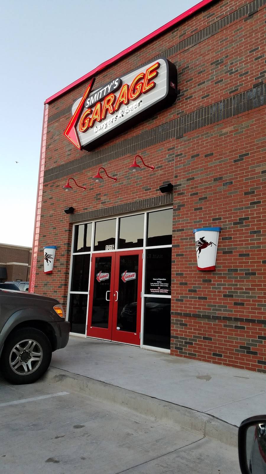 Smitty's Garage Burgers and Beer Restaurant 1316 W Covell Rd, Edmond, OK 73003, USA