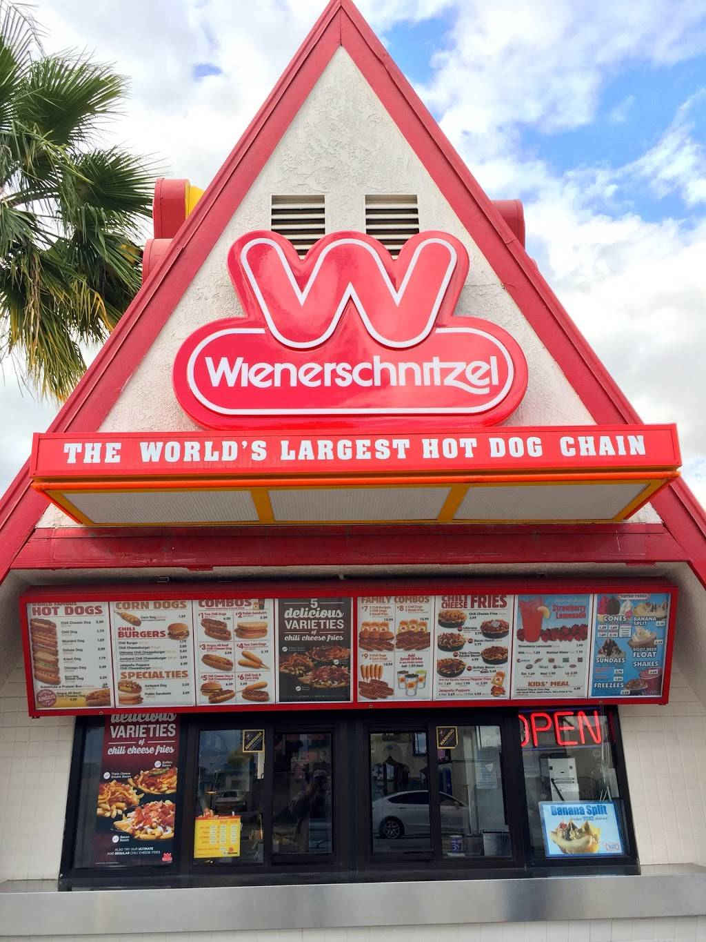 Wienerschnitzel - Restaurant | 608, 82 CA-111, Indio, CA 92201, USA