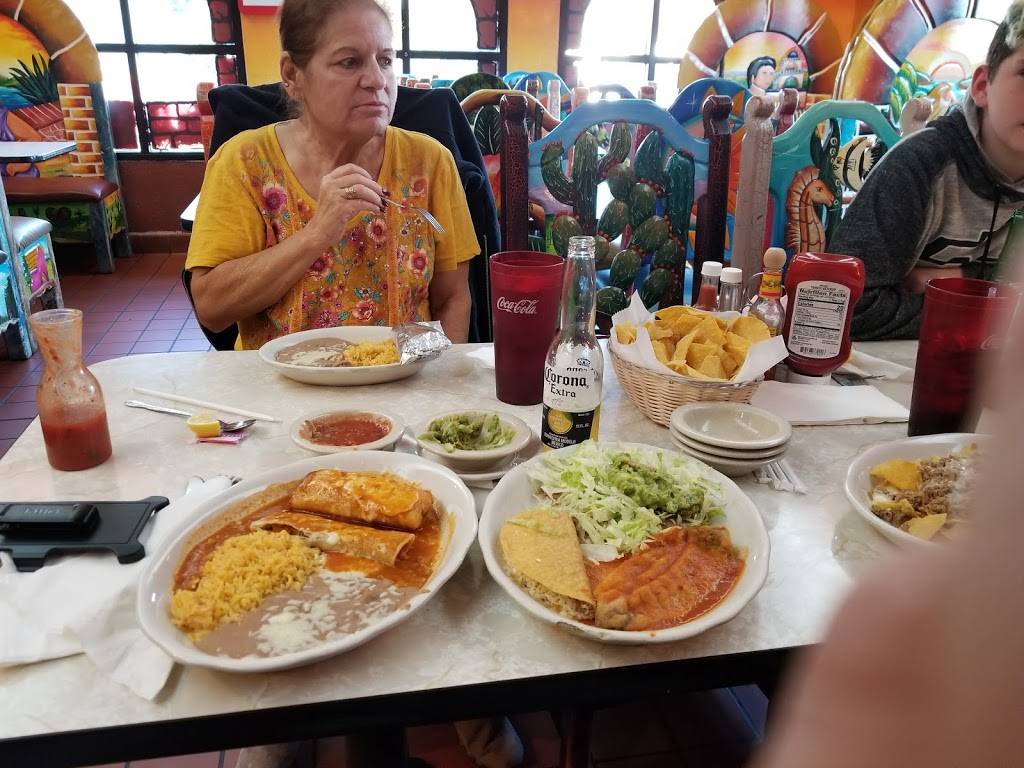 El Nopal | restaurant | 1100 E 9th St, Trenton, MO 64683, USA | 6603397040 OR +1 660-339-7040