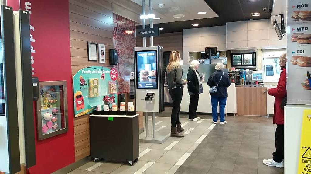 McDonalds | cafe | 72 Auburn St, Auburn, MA 01501, USA | 5088323744 OR +1 508-832-3744