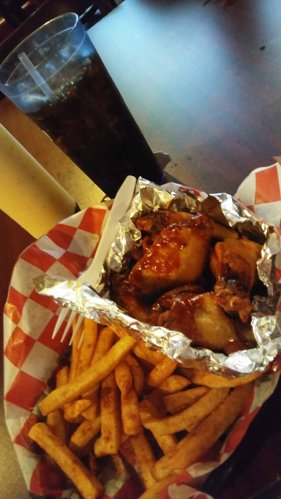 Traditionz Wings & Grill | restaurant | 3330-5 S Crater Rd, Petersburg, VA 23805, USA | 8048631911 OR +1 804-863-1911