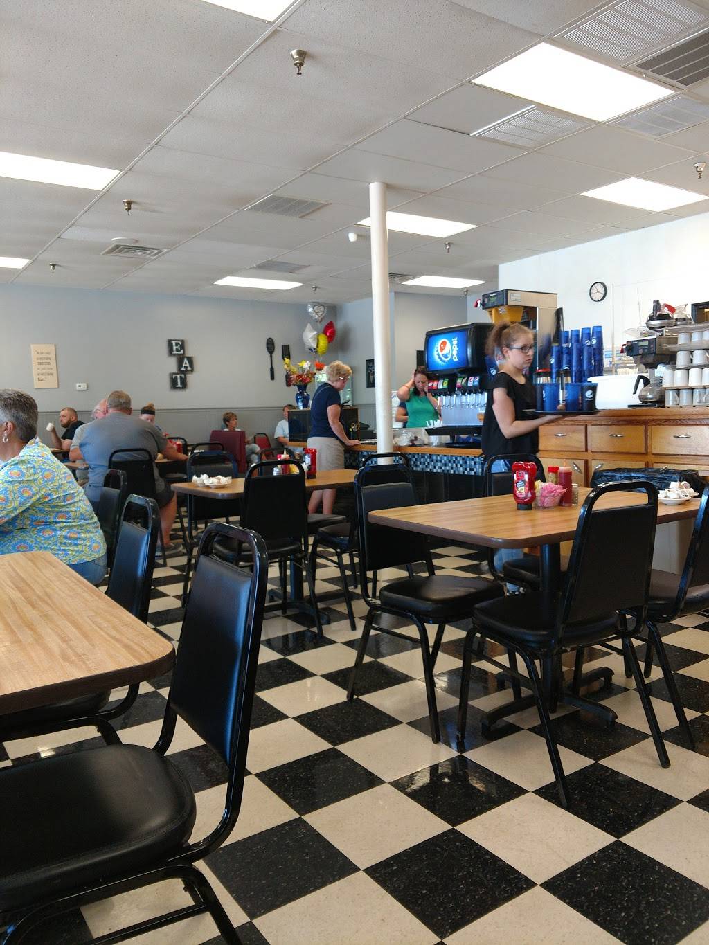 HomeTown Cafe | cafe | 3370 US-1, Franklinton, NC 27525, USA | 9194941500 OR +1 919-494-1500