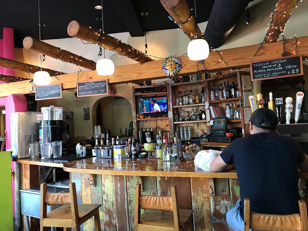 Mexicali Blues | restaurant | 2933 Wilson Blvd, Arlington, VA 22201, USA | 7038129352 OR +1 703-812-9352