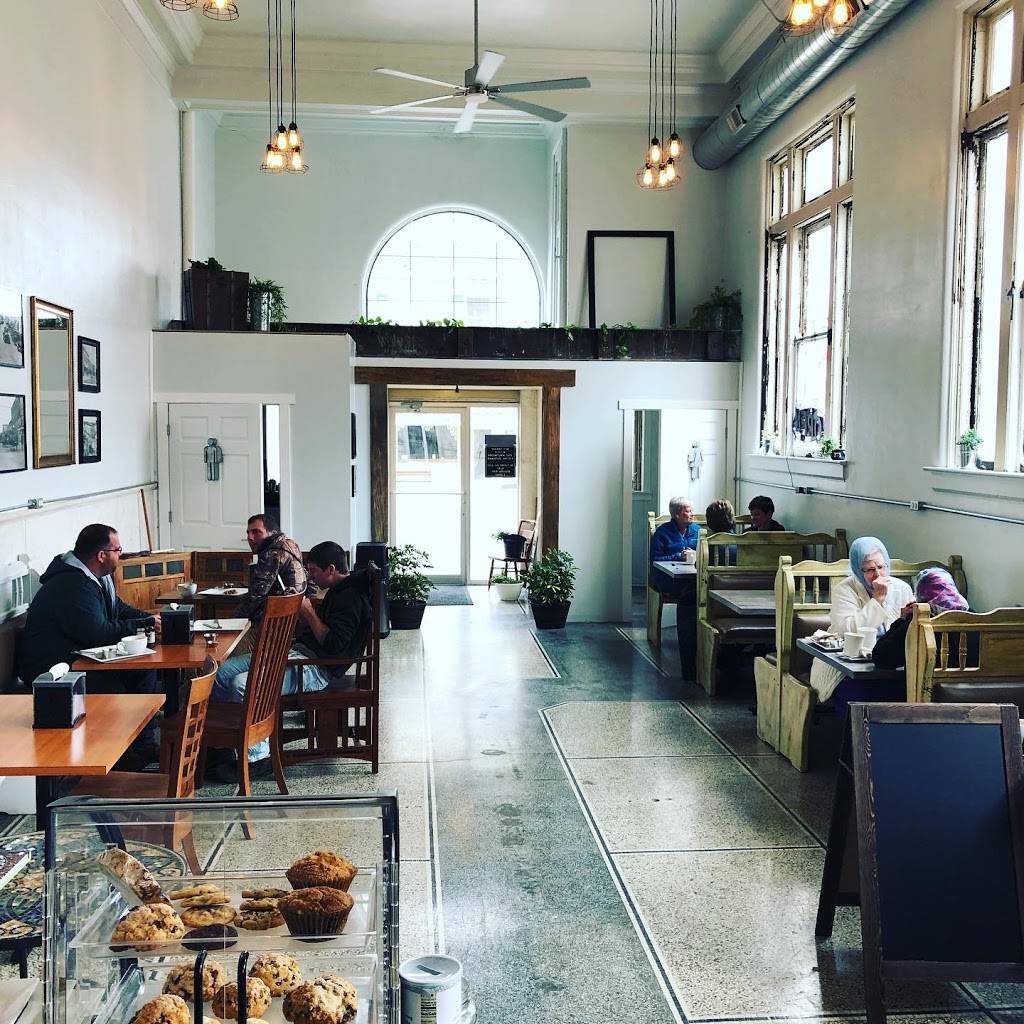 Broomtown Cafe Village Coffeehouse | cafe | 130 E Main St, Arcola, IL 61910, USA | 2175181022 OR +1 217-518-1022