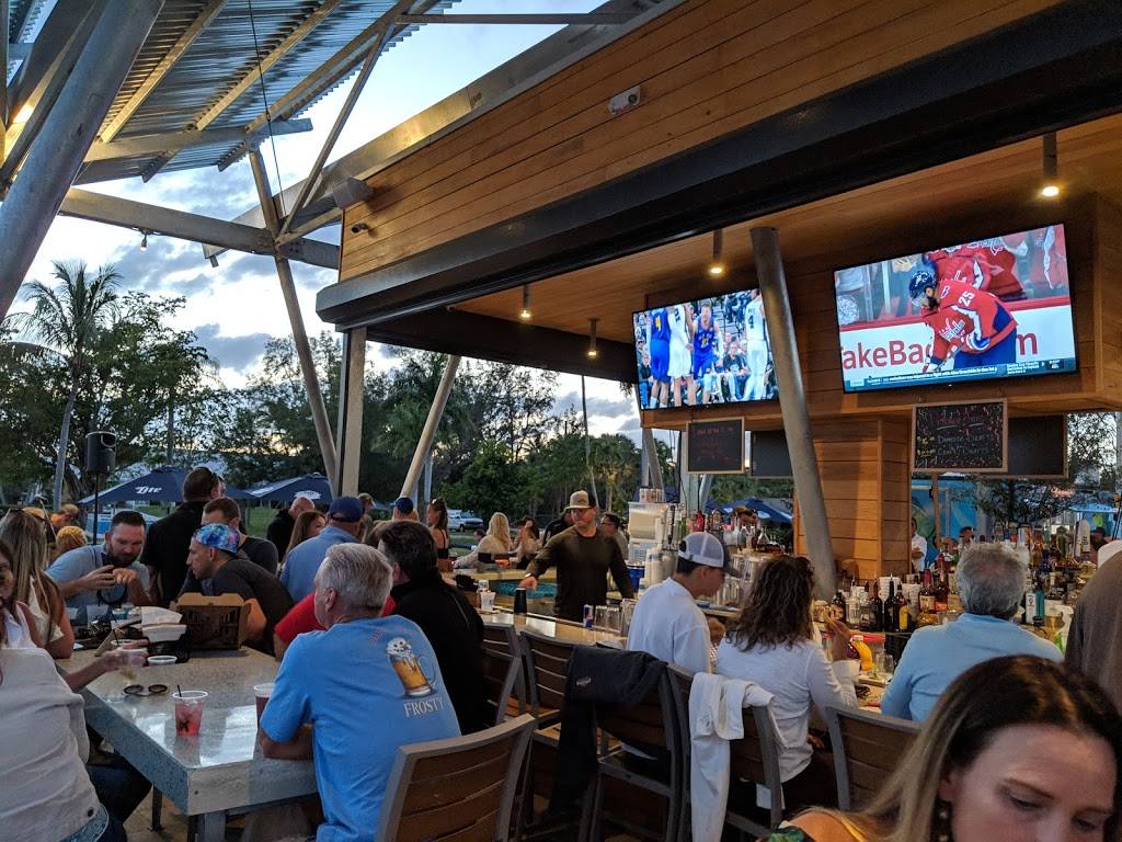 Dillys Seafood Shack at Three60 Market | restaurant | 2891 Bayview Dr, Naples, FL 34112, USA | 9196729827 OR +1 919-672-9827