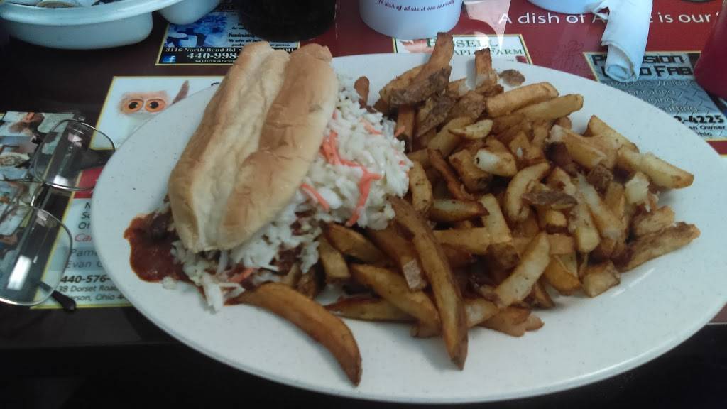 Mugs Restaurant | restaurant | 18 S Chestnut St, Jefferson, OH 44047, USA | 4405767743 OR +1 440-576-7743