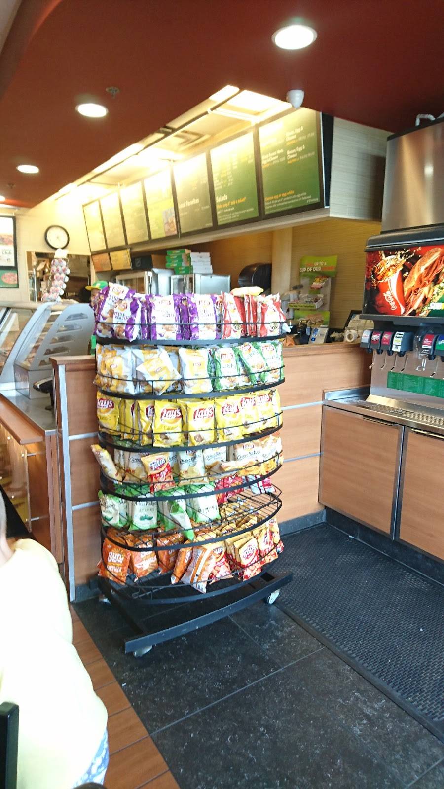Subway | restaurant | 711 Canal Street, 1st Floor, Stamford, CT 06902, USA | 2033561114 OR +1 203-356-1114