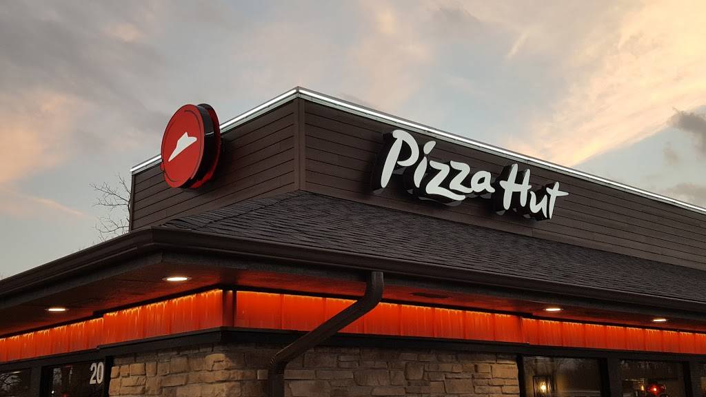 Pizza Hut | meal delivery | 2055 N Bluff St, Fulton, MO 65251, USA | 5736422875 OR +1 573-642-2875