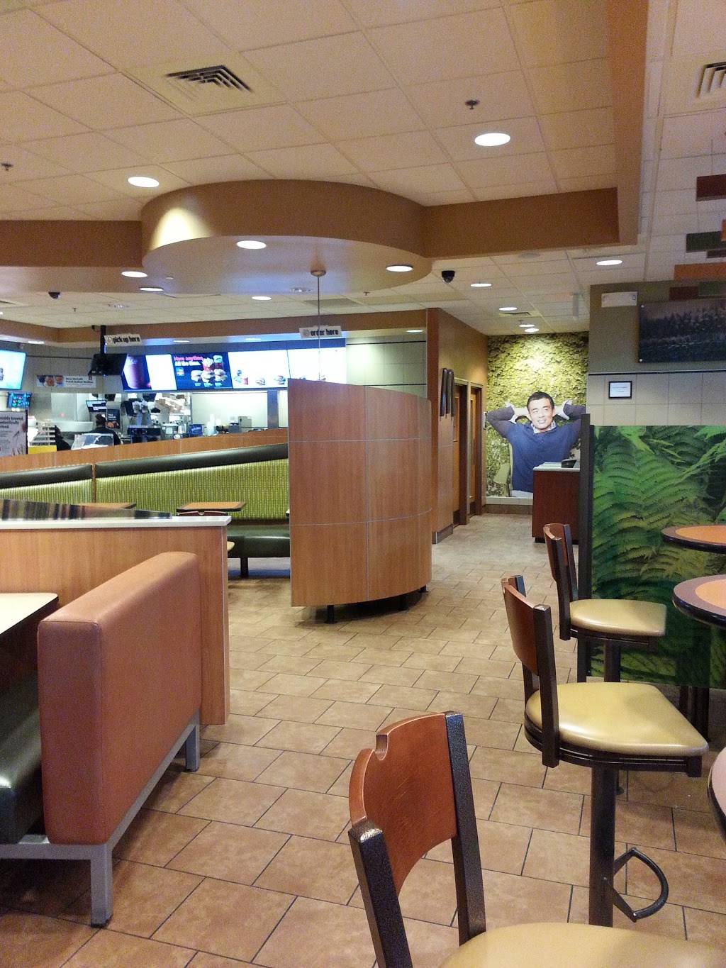 McDonalds | cafe | 3501 W 86th St, Indianapolis, IN 46268, USA | 3178723953 OR +1 317-872-3953
