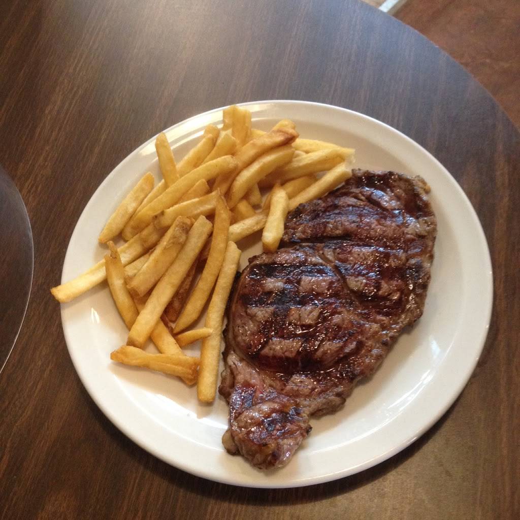 The Burg Cafe | restaurant | 9 E Poplar St, Harrisburg, IL 62946, USA | 6182529097 OR +1 618-252-9097