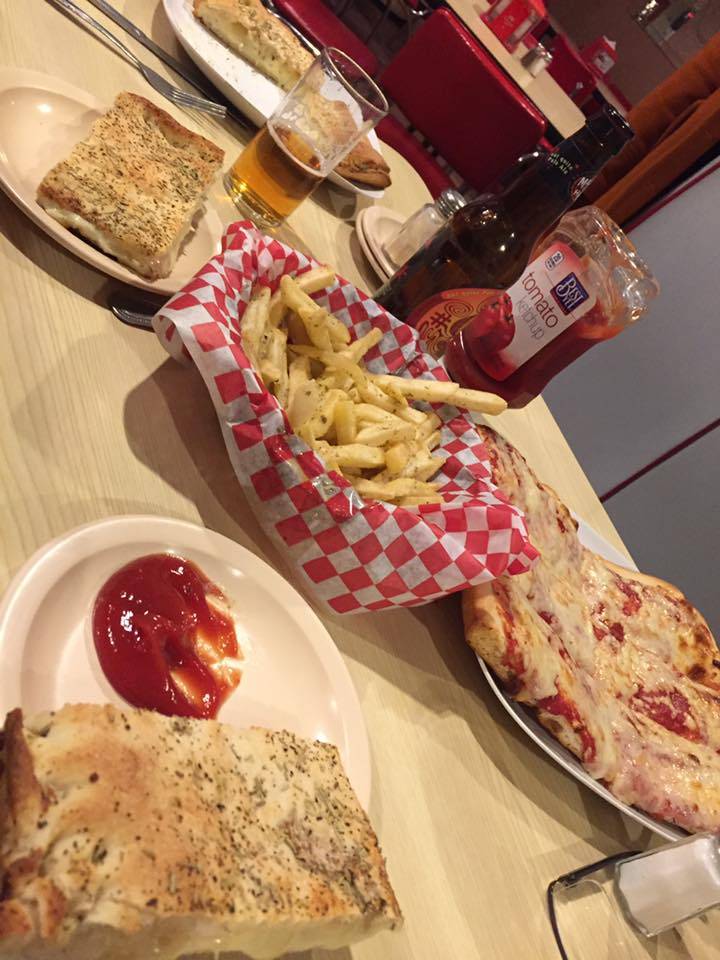 Revellos | meal takeaway | 502 S Main St, Old Forge, PA 18518, USA | 5704579843 OR +1 570-457-9843