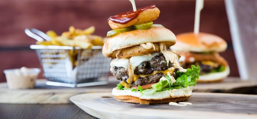 Ozzys Burgers Vaughan | restaurant | 3175 Rutherford Rd Unit 32, Concord, ON L4K 5Y6, Canada | 9055977983 OR +1 905-597-7983