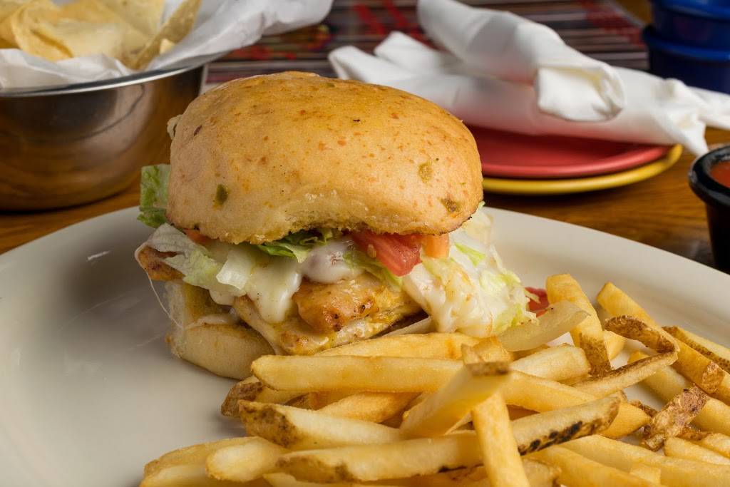 La Hacienda | restaurant | 114 E Henderson St, Overton, TX 75684, USA | 9038343355 OR +1 903-834-3355