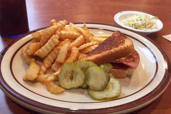 Morgans Corner Cafe | cafe | 457 Town Center Dr, Mooresville, IN 46158, USA | 3178313765 OR +1 317-831-3765