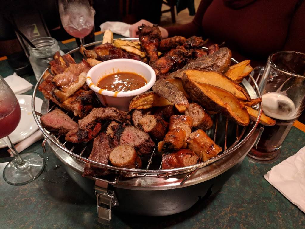 Smokey Bones Bar & Fire Grill | meal takeaway | 301 Technology Center Dr, Stoughton, MA 02072, USA | 7812975225 OR +1 781-297-5225