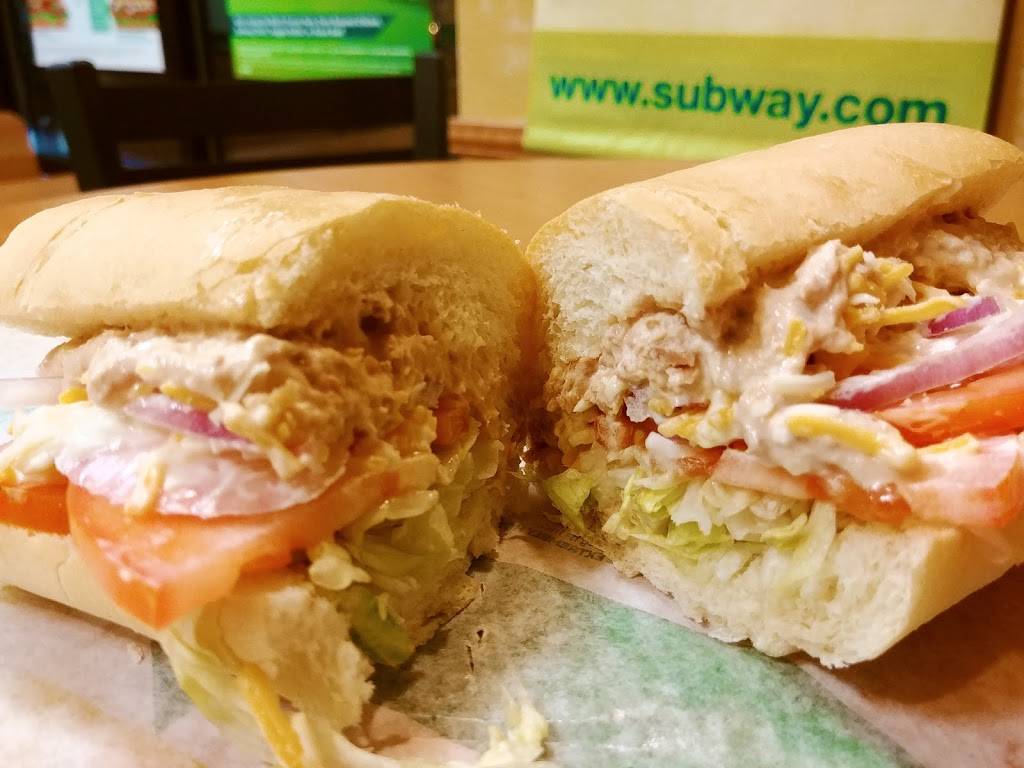 Subway - Restaurant | The Shoppes at Fox River, 1200 W Sunset Dr Ste ...