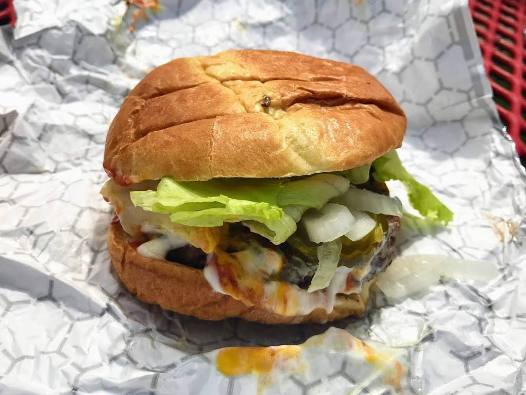 Halo Burger (Birch Run) | restaurant | 9130 Birch Run Rd, Birch Run, MI 48415, USA | 9896245441 OR +1 989-624-5441