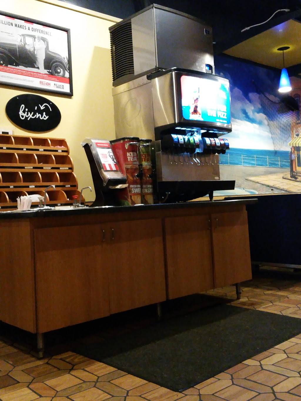 Long John Silvers | restaurant | 2516 E Lincolnway, Sterling, IL 61081, USA | 8156257255 OR +1 815-625-7255