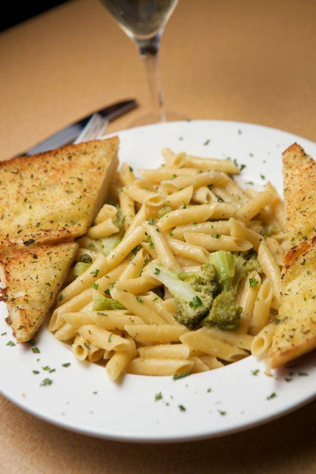 Macianos Pizza & Pastaria | meal delivery | 26W220 Geneva Rd, Carol Stream, IL 60188, USA | 6309339113 OR +1 630-933-9113