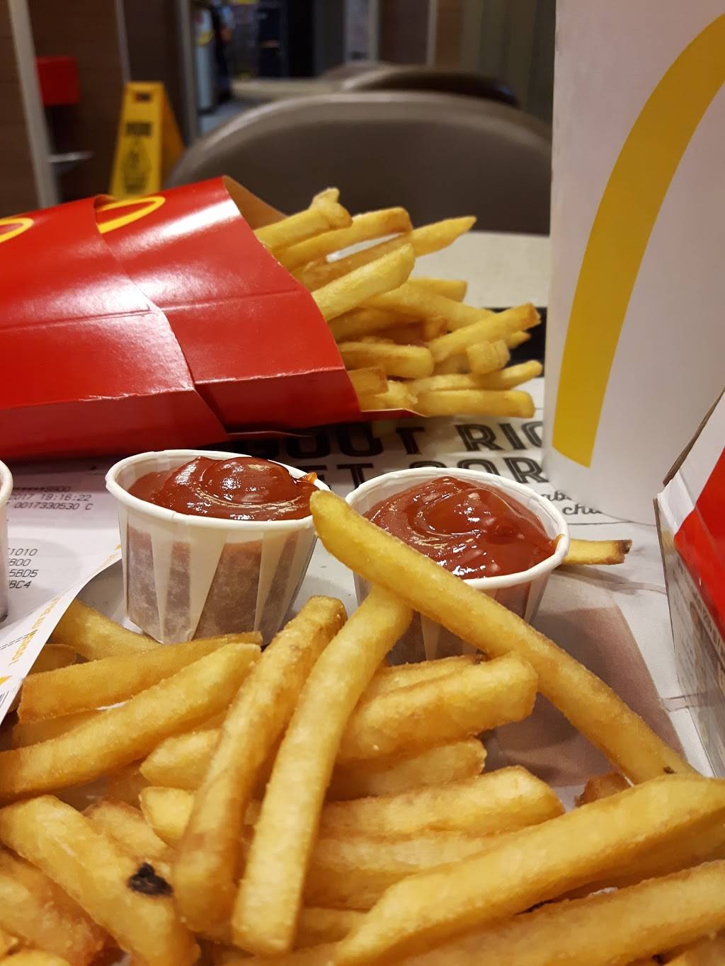 McDonalds | cafe | 50 Rue Brunet, Mont-Saint-Hilaire, QC J3G 4S6, Canada | 4504461333 OR +1 450-446-1333