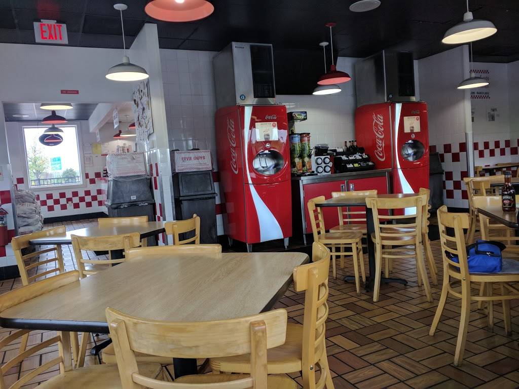 Five Guys Meal takeaway 1365 Berryville Ave, Winchester, VA 22601, USA