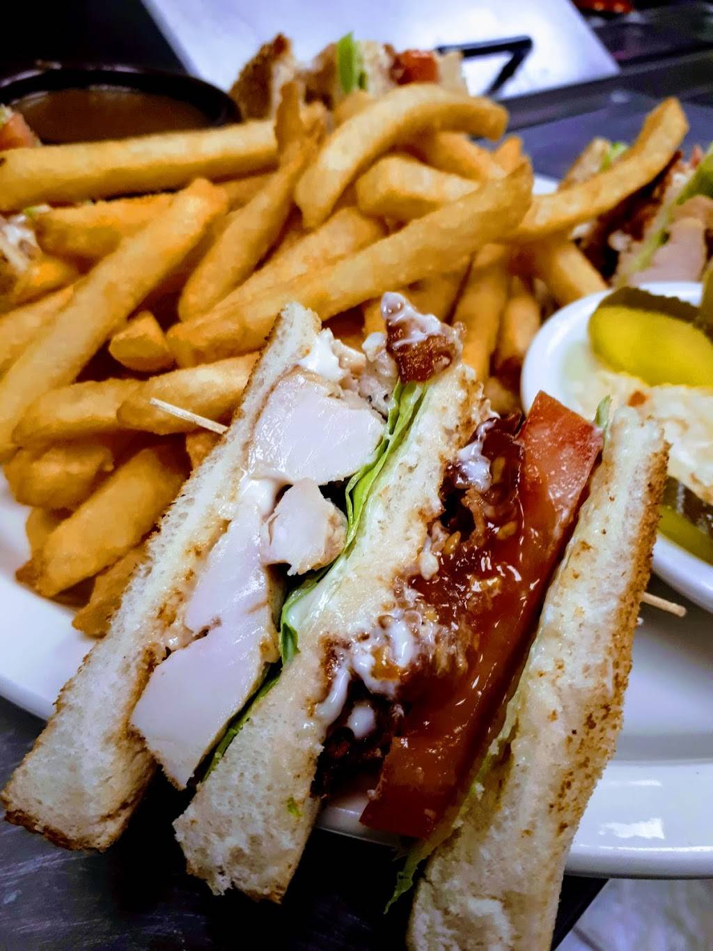 Restaurant Royal 21 | restaurant | 1227 Boulevard Curé-Poirier O, Longueuil, QC J4K 2G4, Canada | 4507481919 OR +1 450-748-1919