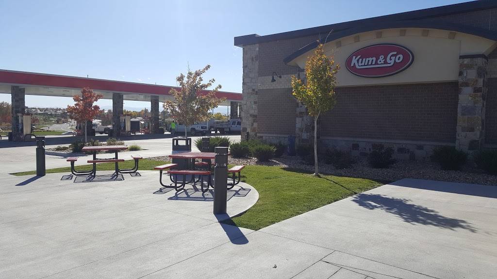 Kum & Go | meal takeaway | 2999 Bonanza Dr, Erie, CO 80516, USA | 7209741604 OR +1 720-974-1604