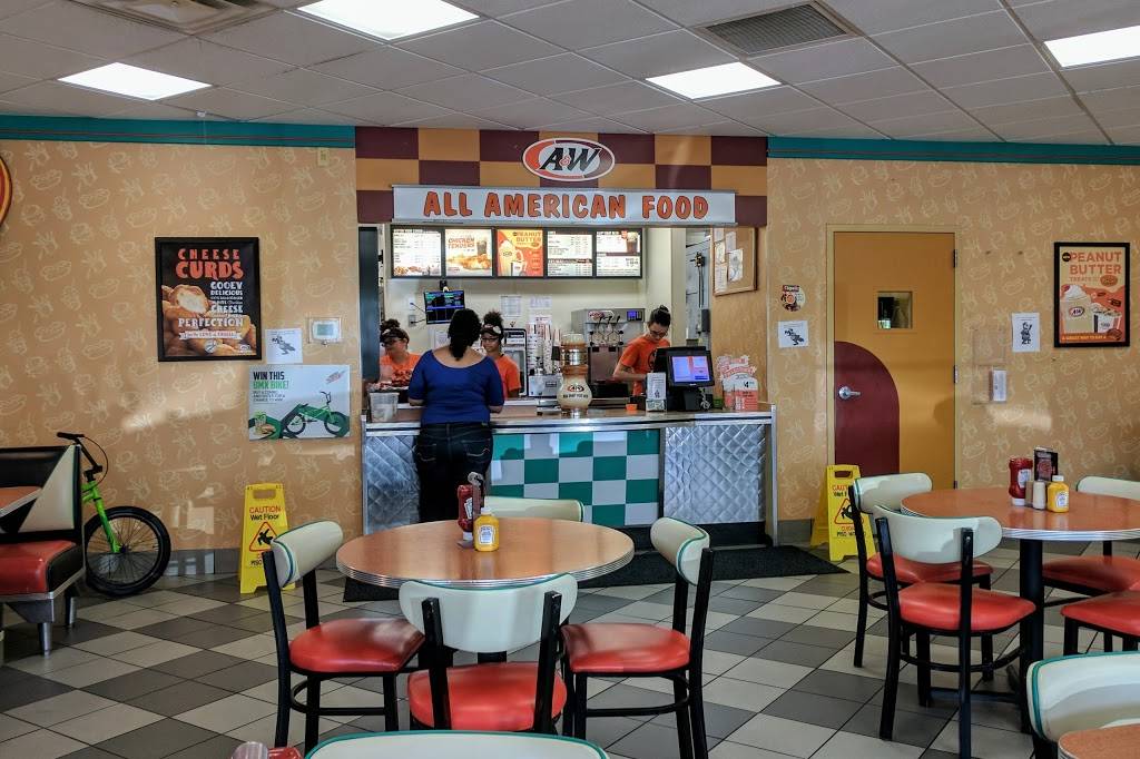 A&W | restaurant | 9070, 2455 W Pike, Zanesville, OH 43701, USA | 7404507820 OR +1 740-450-7820