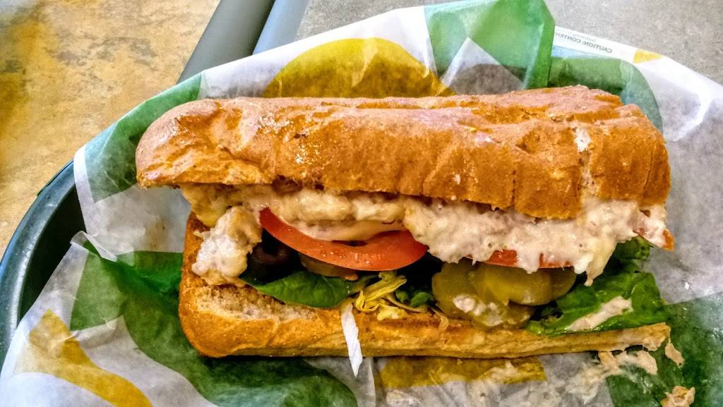 Subway | restaurant | 251 N Hewitt Dr, Hewitt, TX 76643, USA | 2544201342 OR +1 254-420-1342