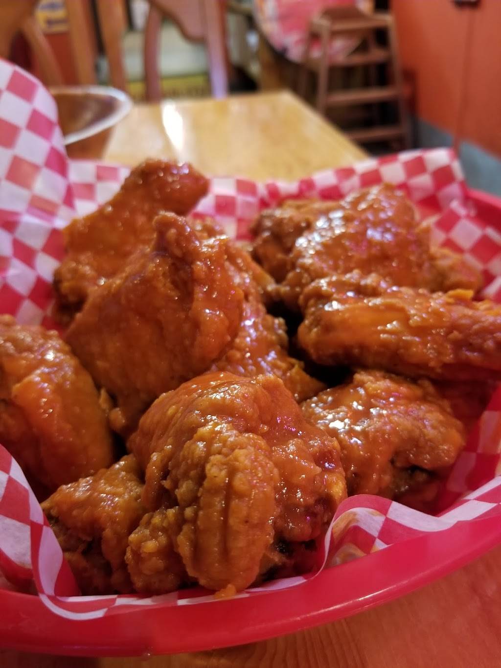 Fat Louie's American Style Pizzeria & Bar Restaurant 384 Linwell Rd