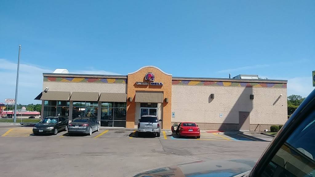 Taco Bell | meal takeaway | 6162 Meadowbrook Dr, Fort Worth, TX 76112, USA | 8174961634 OR +1 817-496-1634