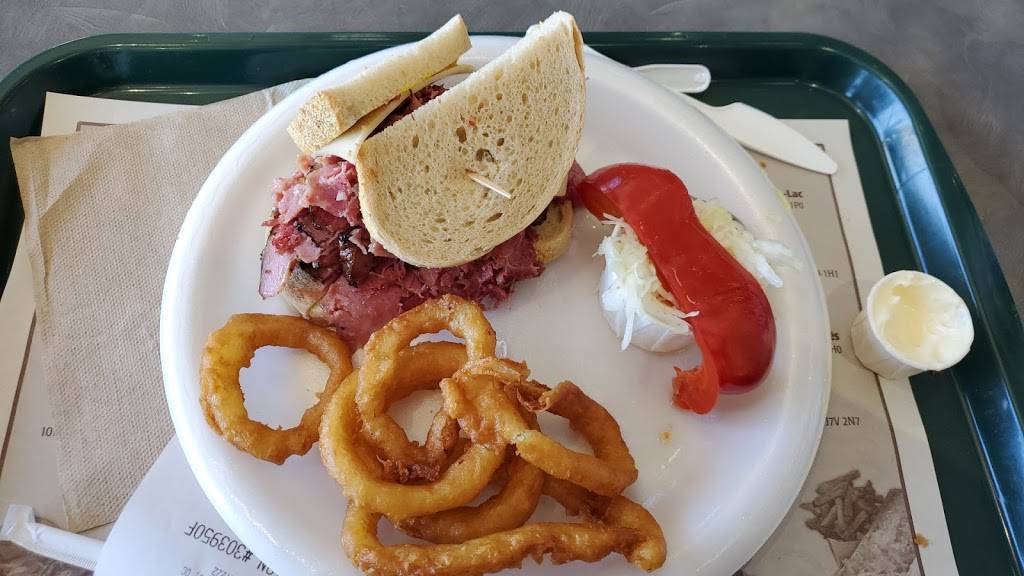 Pataterie La Belle Province | restaurant | 62 Boulevard Ste Anne, Sainte-Anne-des-Plaines, QC J0N 1H0, Canada | 4508387222 OR +1 450-838-7222