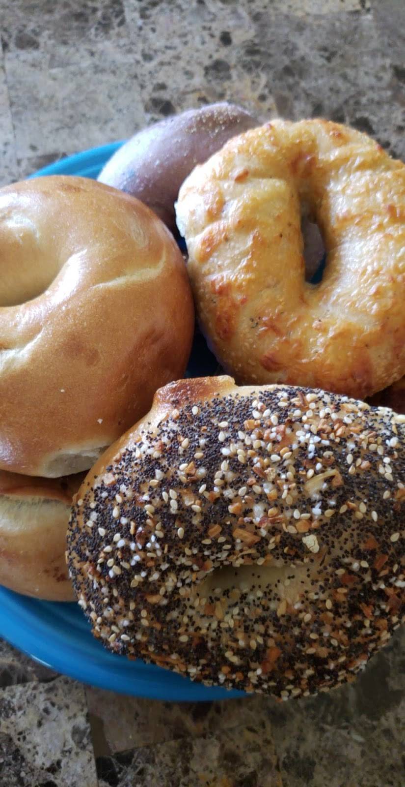 Back Home Bagels Deli & Bake Shop | cafe | 4041 PA-309 Suite 103, Schnecksville, PA 18078, USA | 6107603262 OR +1 610-760-3262