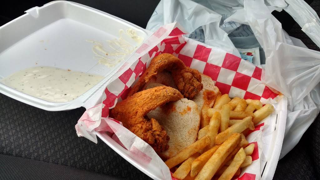 Helens Hot Chicken | restaurant | 886 Kraft St, Clarksville, TN 37040, USA | 9314948240 OR +1 931-494-8240