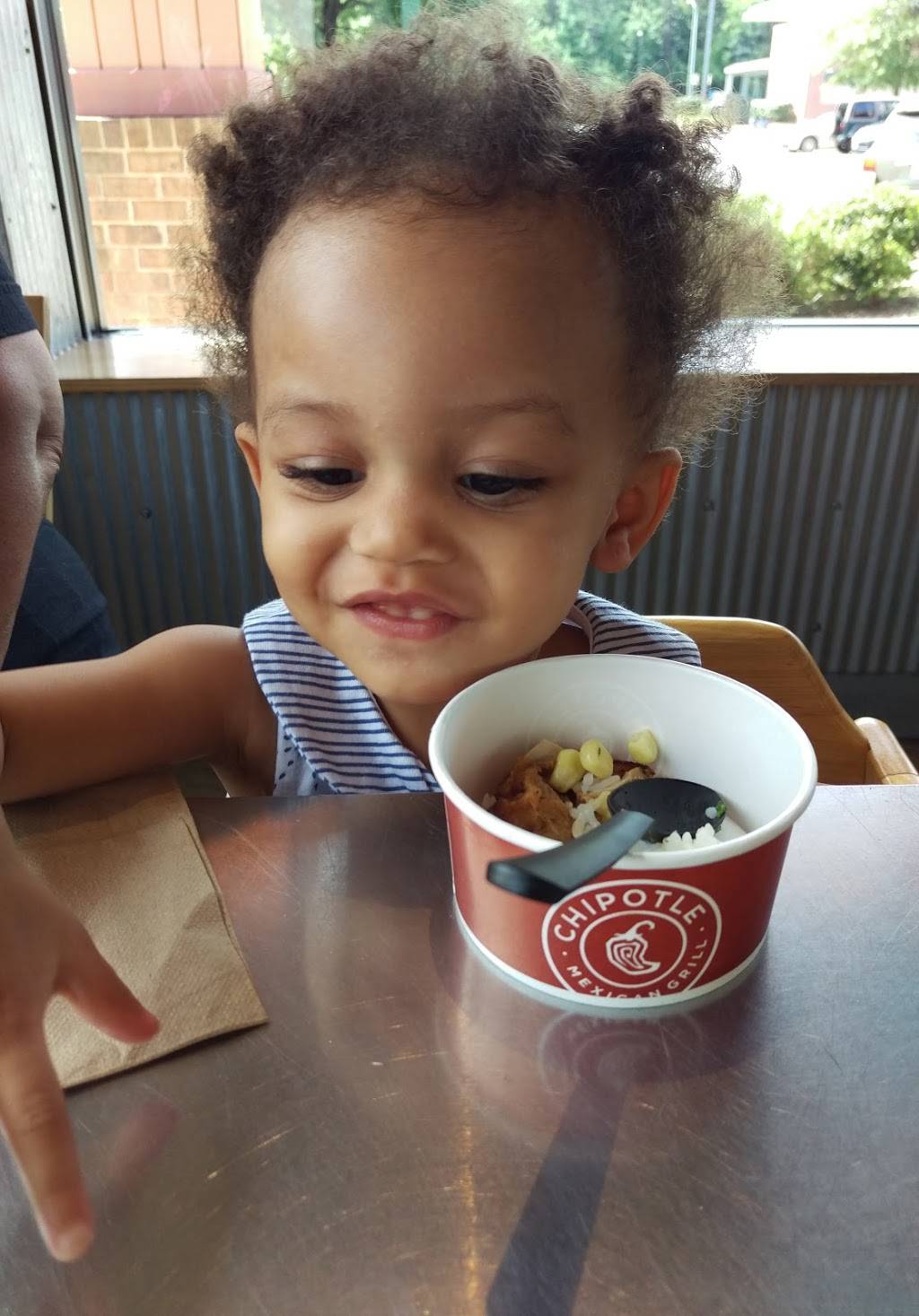 Chipotle Mexican Grill | restaurant | 5747 Burke Centre Pkwy, Burke, VA 22015, USA | 7032502537 OR +1 703-250-2537