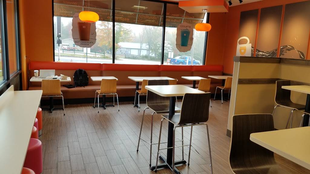 Dunkin | bakery | 504 Main St, Oxford, ME 04270, USA | 2075398134 OR +1 207-539-8134