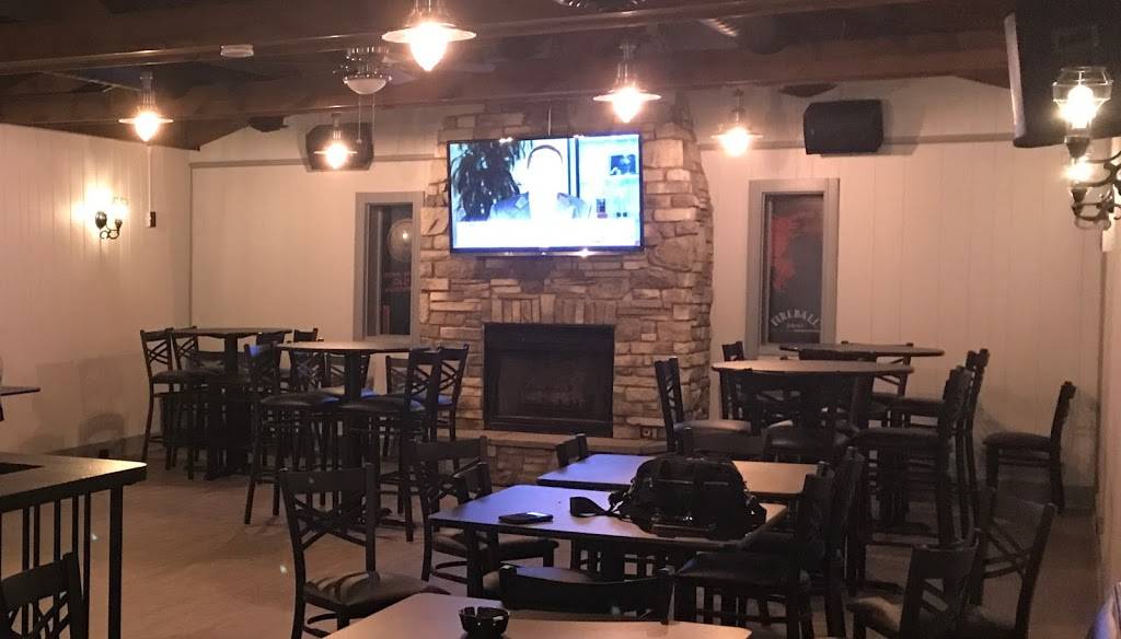 Pivot Lounge | night club | 11217 Whitcomb St, Crown Point, IN 46307, USA | 2193233689 OR +1 219-323-3689