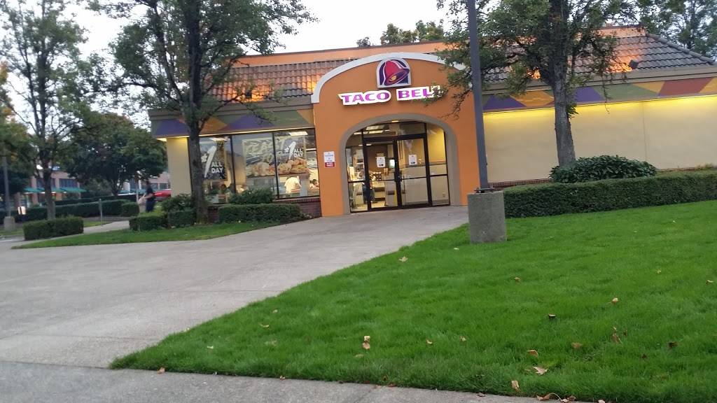 Taco Bell Meal takeaway 8251 SW Wilsonville Rd, Wilsonville, OR