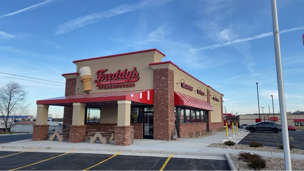 Freddys Frozen Custard & Steakburgers | restaurant | 101 Potomac Blvd, Mt Vernon, IL 62864, USA | 6188166169 OR +1 618-816-6169