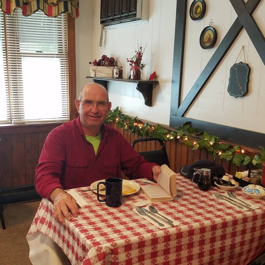 Mary Macs Restaurant | restaurant | 1614 Wakefield Rd, Sanbornville, NH 03872, USA | 6038718315 OR +1 603-871-8315