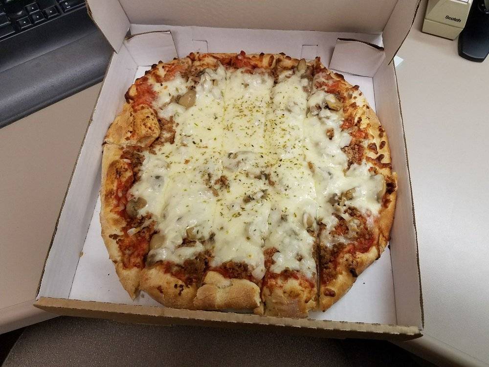 Fat Boys Pizza | restaurant | 1627 Washington St, Davenport, IA 52804, USA | 5633225446 OR +1 563-322-5446