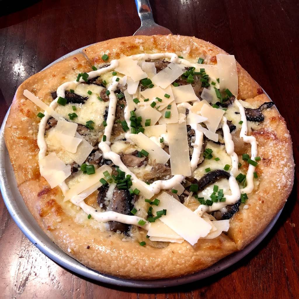 Mellow Mushroom | meal takeaway | 410 Blackwell St, Durham, NC 27701, USA | 9196808500 OR +1 919-680-8500
