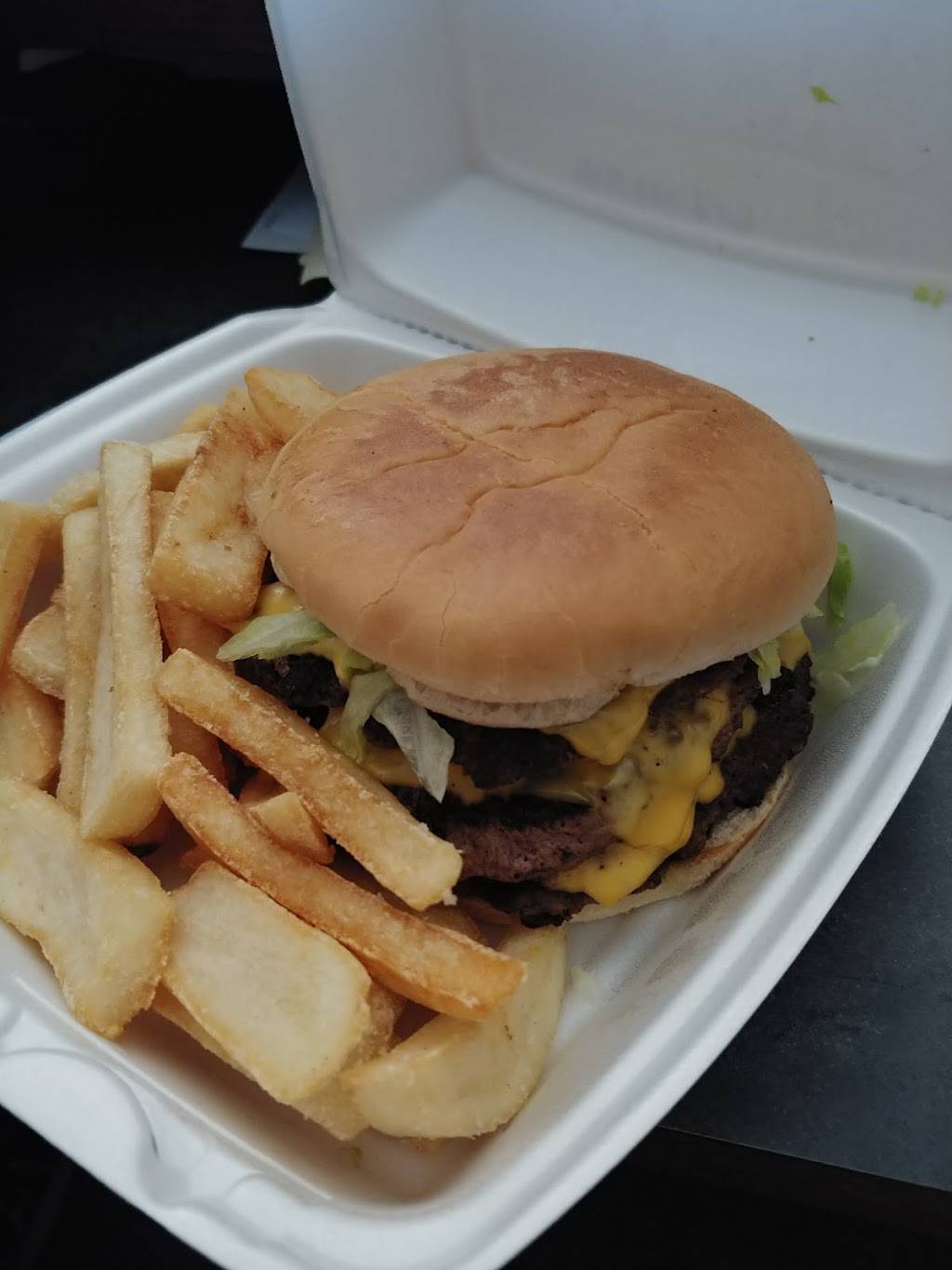 Burger Basket 3309 | restaurant | 3309 Chicot St, Pascagoula, MS 39581, USA | 2284715227 OR +1 228-471-5227