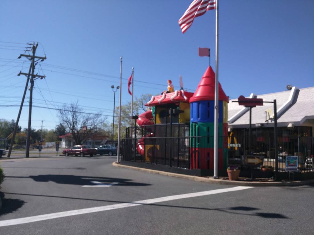 McDonalds | cafe | 4625 Kirkwood Hwy, Wilmington, DE 19808, USA | 3029998170 OR +1 302-999-8170