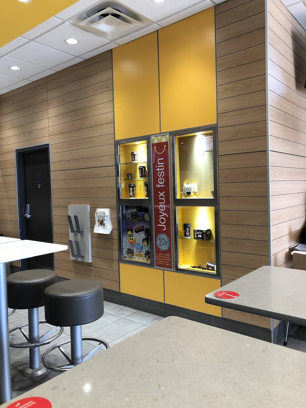 McDonalds | cafe | 4600 Route de Fossambault, Sainte-Catherine-de-la-Jacques-Cartier, QC G3N 1S6, Canada | 4188752420 OR +1 418-875-2420